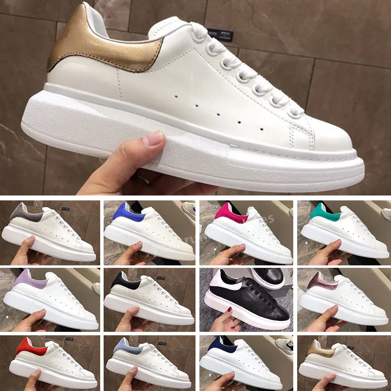 Designers baskets surdimensionnées Chaussures décontractées Sole Blanc Noir Cuir Luxe Velours Daim Femmes Espadrilles Hommes de haute qualité Flat Lace Up Baskets Baskets Y1