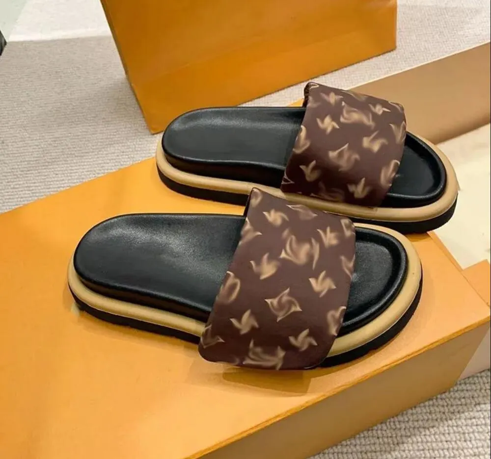 Designers Pool Pillow Mules masculinos femininos Sandálias Sunset Flat Comfort Mules acolchoadas com alça frontal Chinelos elegantes e fáceis de usar Estilo Slides tamanho grande