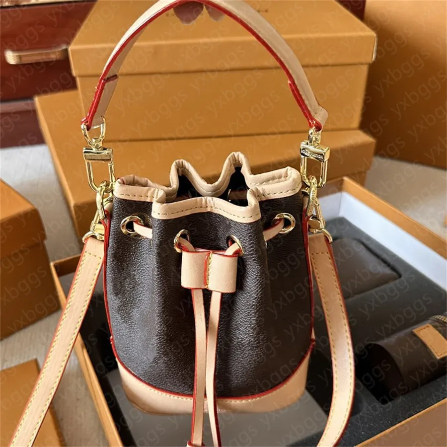 Designer väska äkta läder handväska axel hinkväskor mode crossbody väska tre i en brun med mönster blommor purvse kortväska