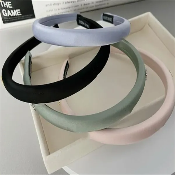 Nya franska flickors Thin Edge Hair Band Satin Solid High Head Head Band Designer Fashion Märke hårtillbehör