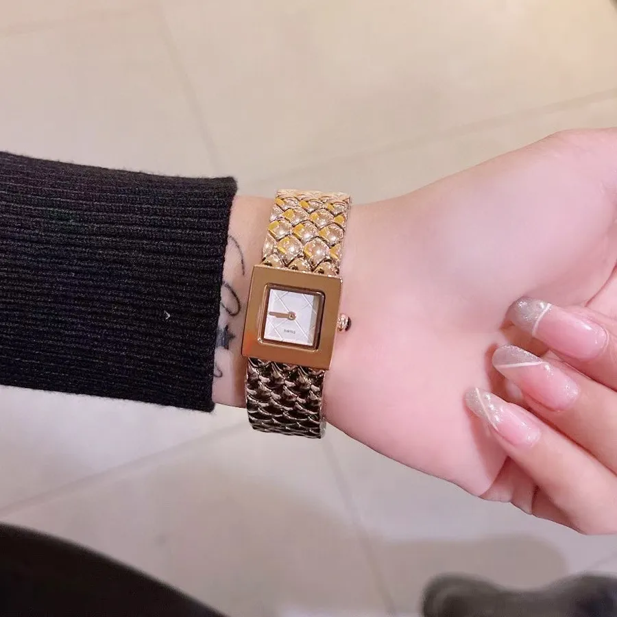 Orologio da donna Orologio impermeabile al quarzo con batteria orologi Orologio alla moda di alta qualità montre de luxe regali A7