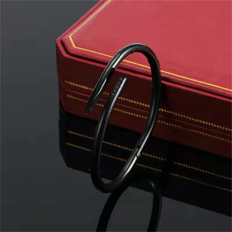 Deigner gold bracelet jewlery for women men bangle all diamond tainle teel jewellery Not allergic fat color nail deigner_voghion.com