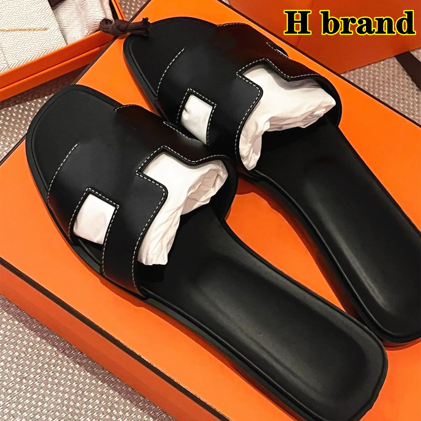 Designer Sandales Plage Pantoufles Classique Talon Plat Été Paresseux Mode Dessin Animé Grosse Tête Flops Diapositives En Cuir Femmes Chaussures Hôtel Bain Dames Sexy Sandales Taille 35-41-42