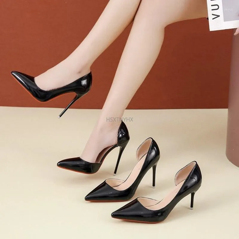 Отсуть обувь Женщины качают сексуальные черные каблуки девочки свадебная свадьба.