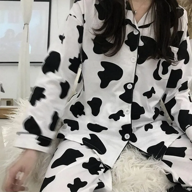Pijama de vaca para niña sale