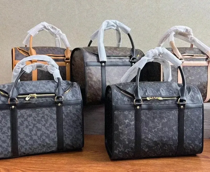 23 ПЭТ -перевозчика сумки для кошачьей корпусы сумочки роскошные дизайнер классический вентиляционный сеть практические путешествия на открытом воздухе Beige Ebony Canvas сетка