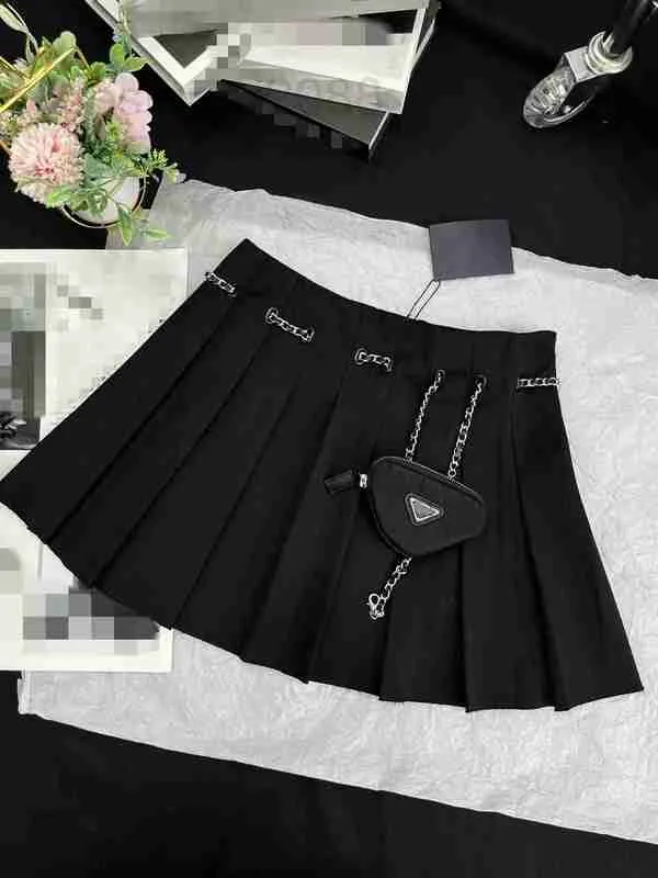 Skirts Designer Sweet and Cool Fashionable High Waisted Pleated Waist Chain, Triangular Packaging Decoration, Half Length Skirt, Slim A-line Short Skirt for