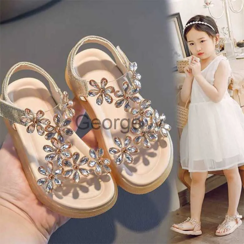 Sandały letnie dziewczęce sandały Rhinestone klapki japonki dziecięce księżniczka buty dziewczęce błyszczące klapki buty plażowe dziecięce Bowtie slajdy dziecięce J230703