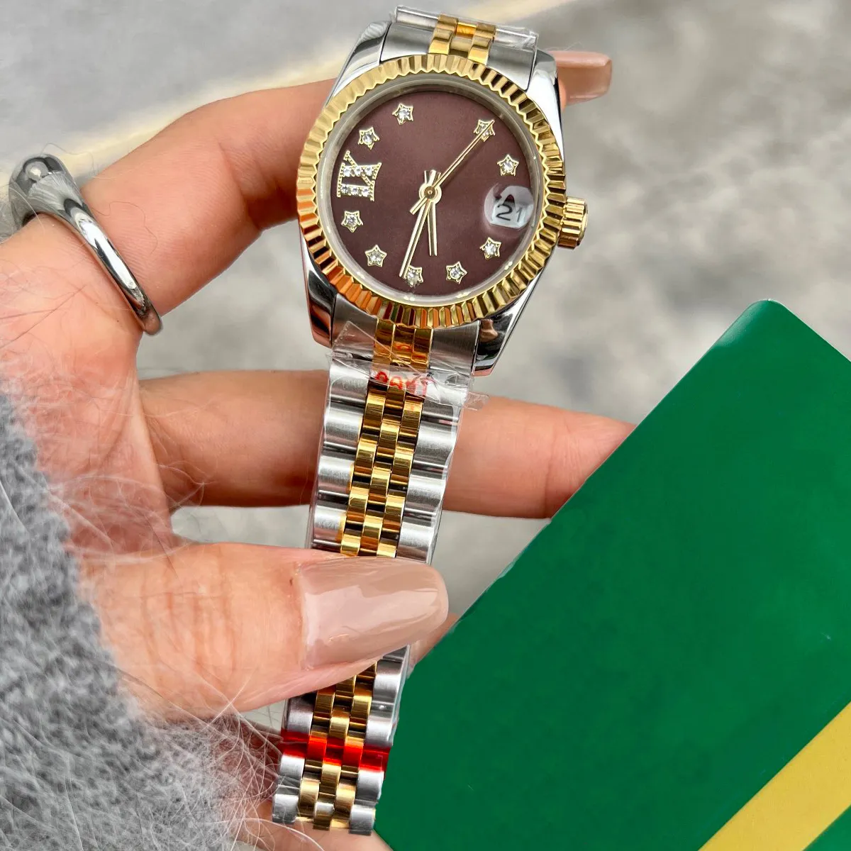 Estilo caliente Diseñador de lujo Reloj de mujer Mecánico automático 28 mm Bisel Acero inoxidable Diamante Señora Relojes de pulsera impermeables