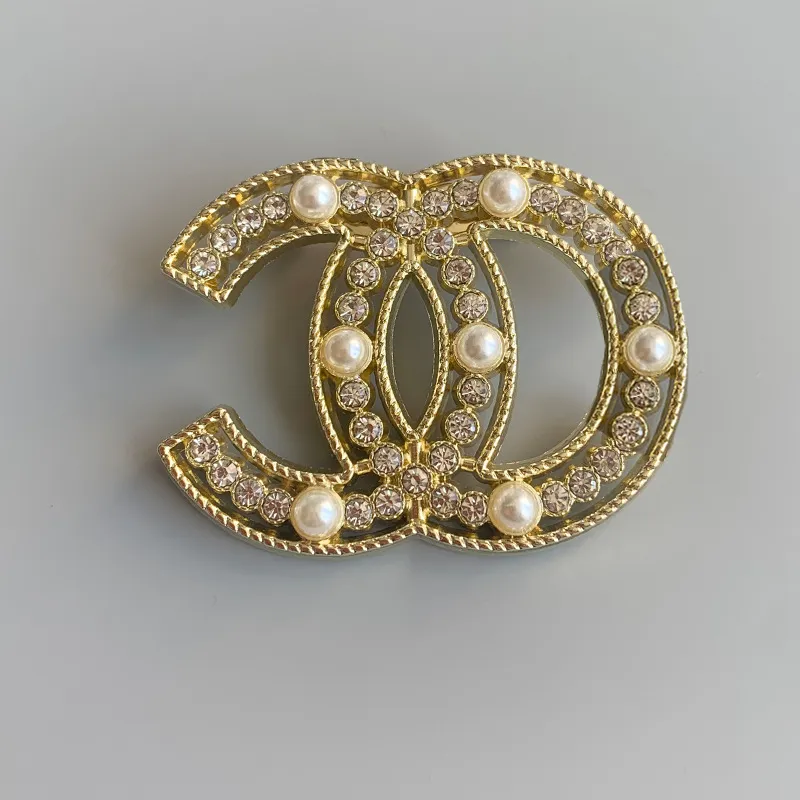 Brand Designer Brooches Sweater For Men Women Crystal Rhinestone