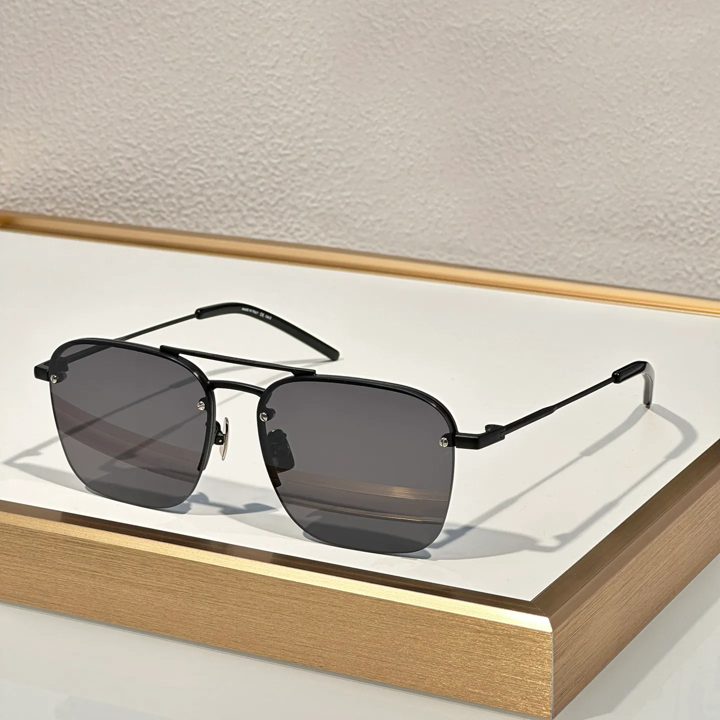 Square Sunglasses Metal Black Grey Lens Women Summer Sunnies gafas de sol Sonnenbrille UV400 Eyewear with Box