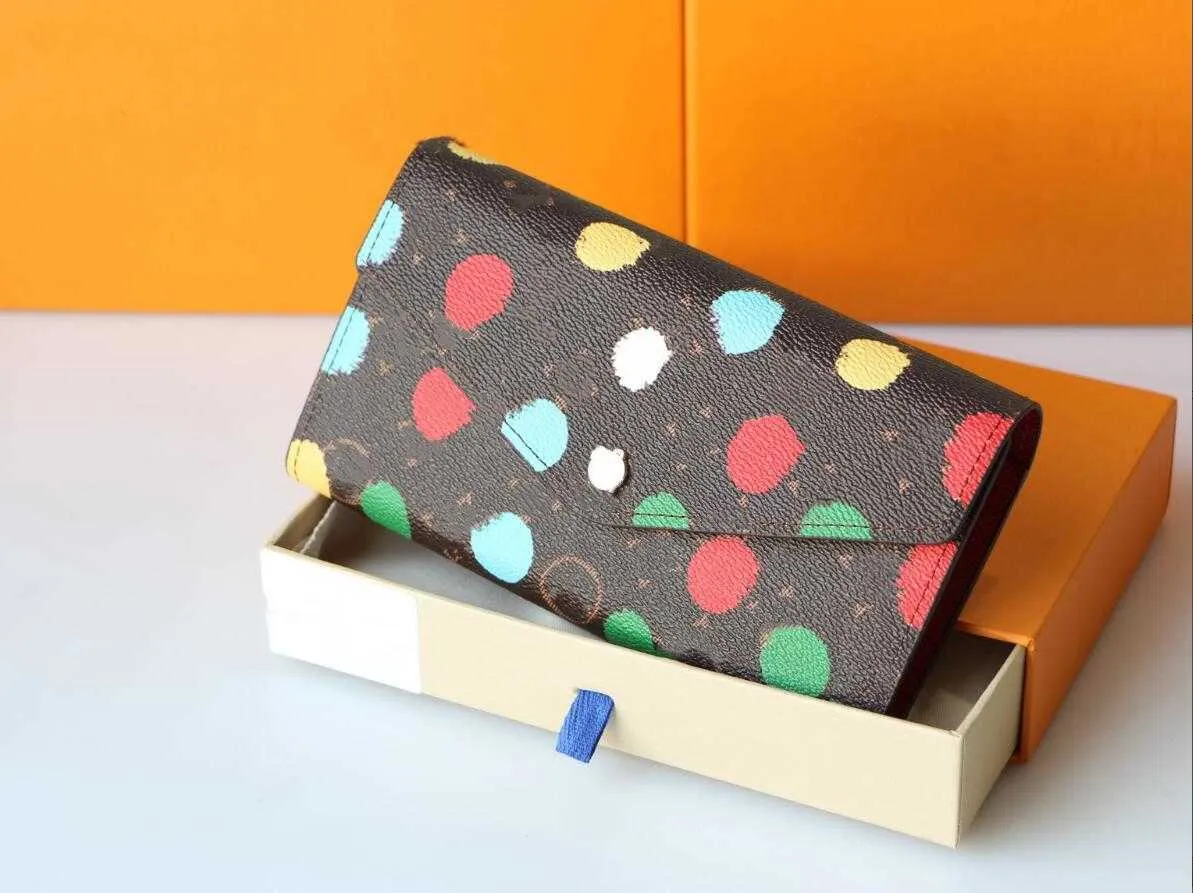 Yayoi Kusama Multicolor Dot Wallet Designer Porte-cartes porte-monnaie Porte-monnaie de haute qualité SARAH KEY POUCH Enveloppe en cuir Portefeuilles Titulaire de la carte de crédit M81864 / M81980