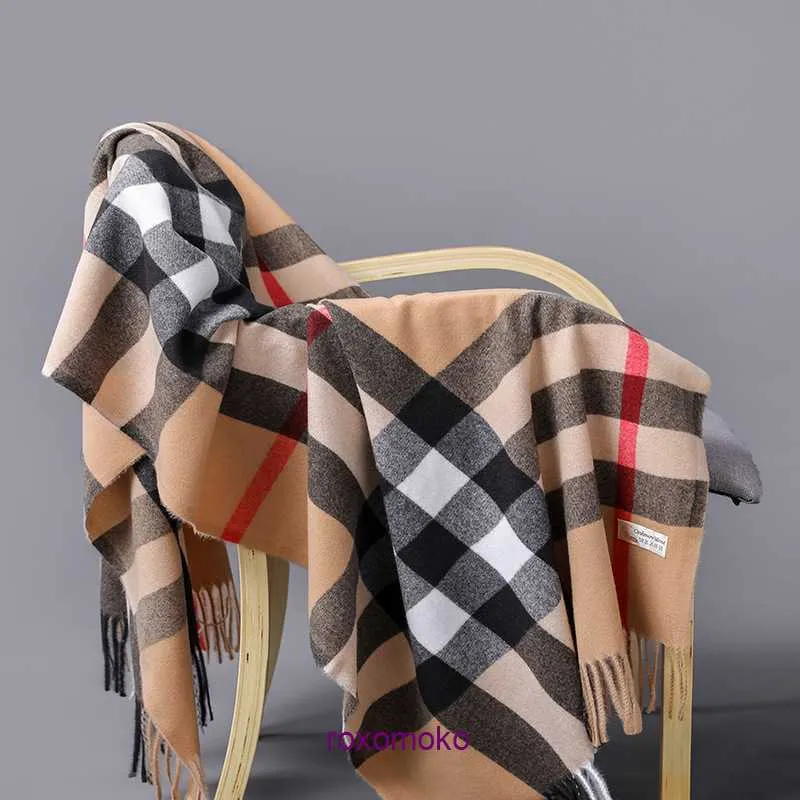 Designer Luxury Bur Home halsdukar till salu Höst och vinter Förtjockad Varm Klassisk Herr Dam Scarf Ny Pläd Imitation Cashmere Tofsar Stor Sjal Dubbla