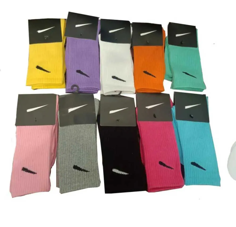 Nowe hurtowe skarpetki 23SS Męskie pończochy Pure Cotton Fashion Marka Kolory Sport Sockings Lett Damskie Skarpetki męskie