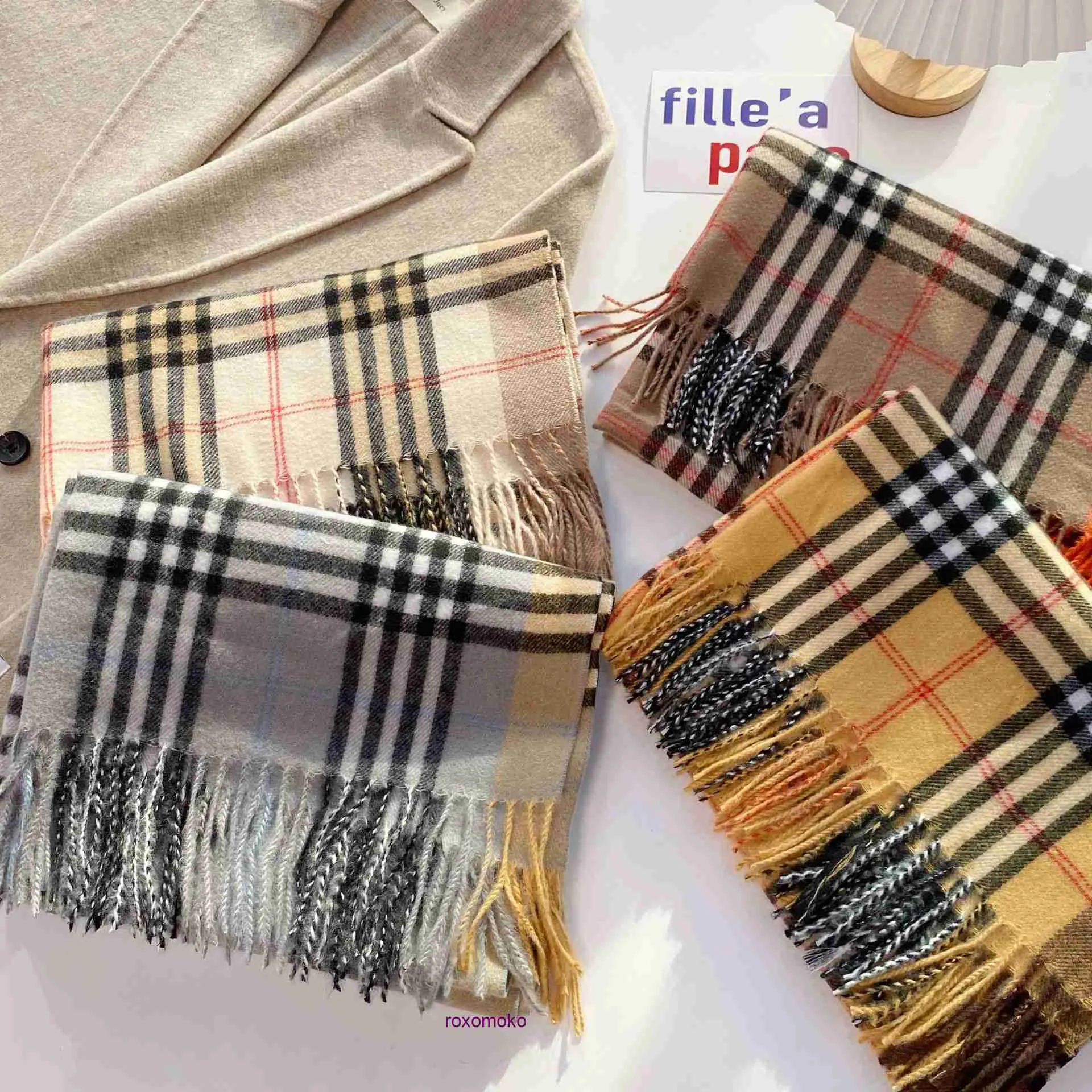 Bur home Boutique écharpe en peluche en vente Personnalisé pour les femmes haut de gamme sentiment châle plaid cou coréen imitation cachemire épaissi