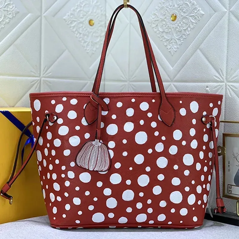 DHgate.com:Yayoi Kusama Polka Dots MM Tote Bag with Leather
