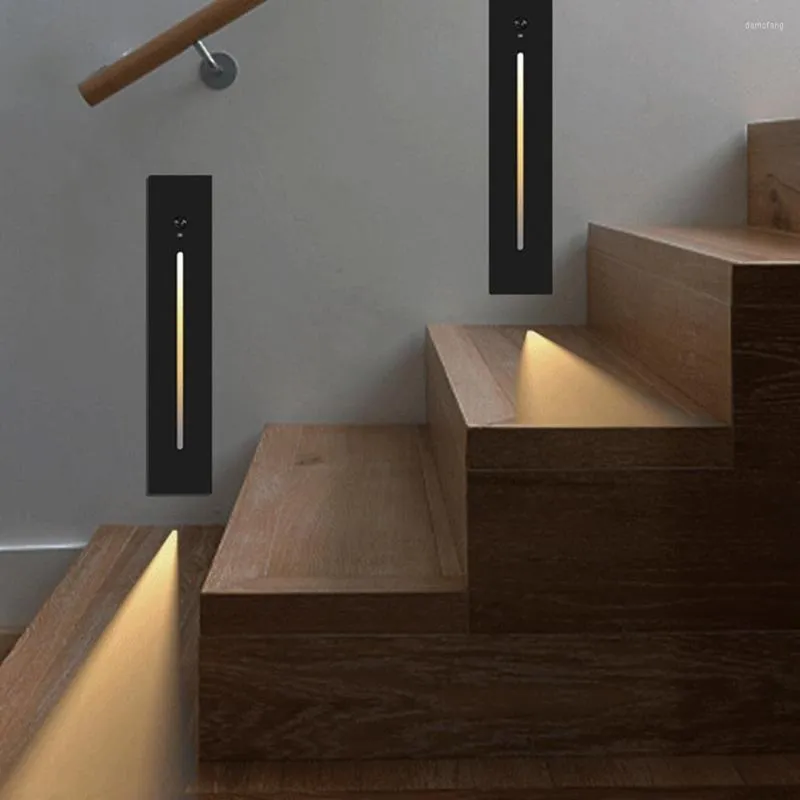 Lampada da parete Scala per interni Sensore impermeabile Pavimento Luce notturna Scala a gradini Decorazioni per la casa Scala ad angolo LED