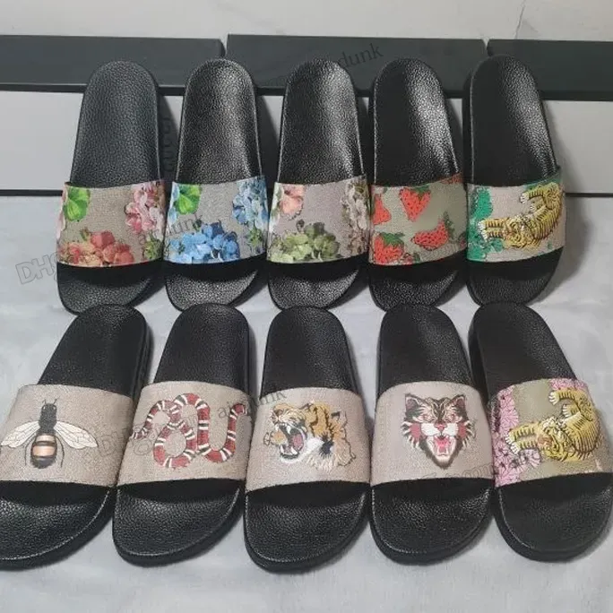 Avec boîte 2022 Plate-forme Designer Caoutchouc Slipper Slides Sandal Floral Brocade Mode Mens Gear Bottoms Tongs Pantoufles Rayées Femmes TJ