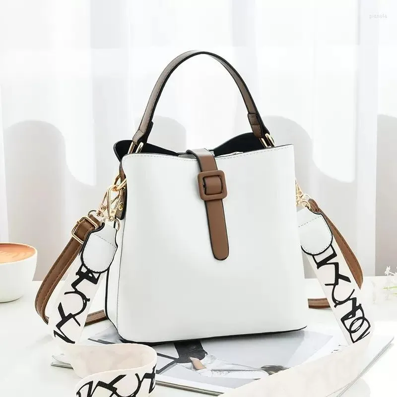 Bolsas de noite femininas bolsa balde 2023 tendência designer de cor sólida bolsa de couro senhora bolsa casual crossbody bolsas de ombro femininas