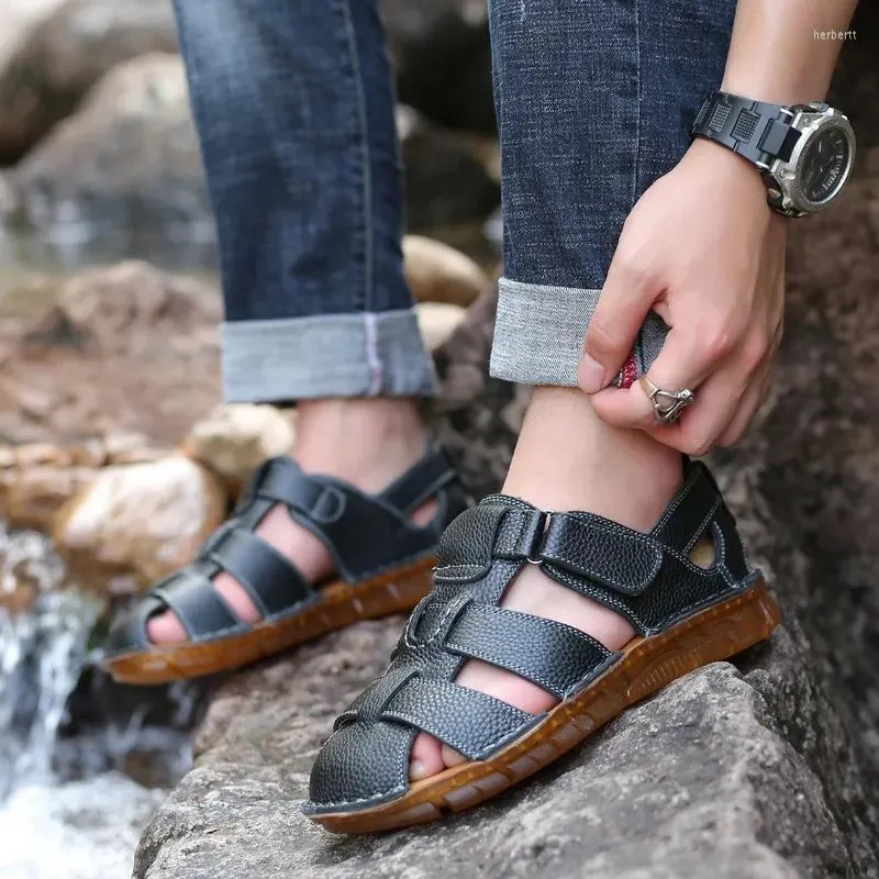 Sandálias masculinas verão à prova d'água antiderrapante couro sola macia chinelos respiráveis sapatos rasos casuais DM-96