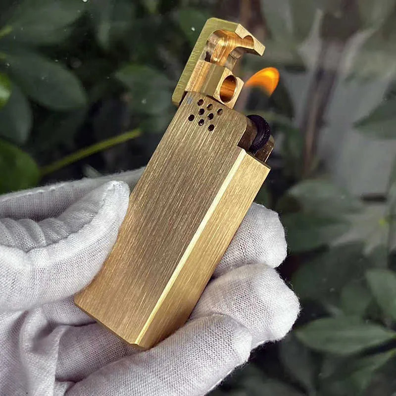 Briquet à flamme nue en laiton trench machine à kérosène personnalité rétro meule avec trou coupe-vent briquet gadget pour hommes UGM7No Gas