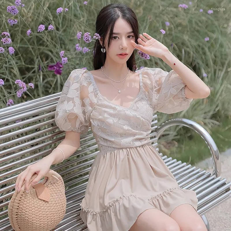 Dambadkläder Lyxiga japanska damer 2023 Baddräkt i ett stycke Spetsärmar Dubbla kjolar Små bröst samlade semester Simning