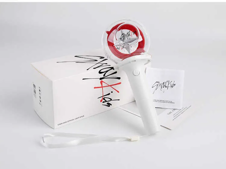 Light Stick Stray Kids (tiene detalle la caja)