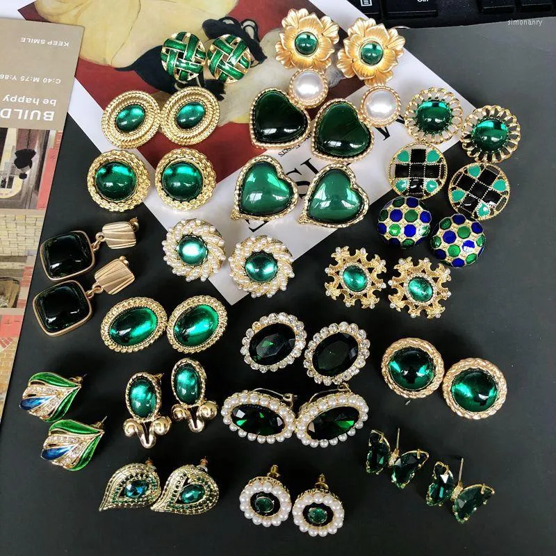Dingla örhängen Vintage Kvinnor Flickor Emerald Rhinestone Pearl Ear Clips Elegant Classic Lady Party Bröllop Smycken Tillbehör Present