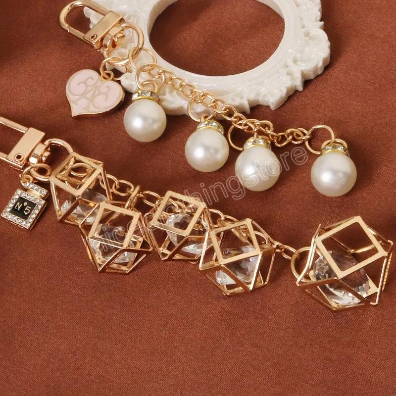 Pearl Pink Peach Heart Alloy Key Chain Pendant for Women Gift Creative Diamond Perfume Metal Accessories Bag Decoration