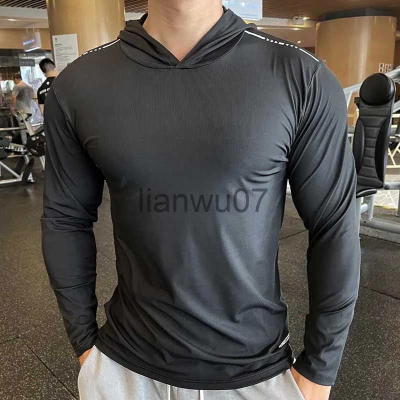 T-shirt da uomo T-shirt da uomo da palestra Casual manica lunga Slim Tops T-shirt elastica Sport Fitness Sottile Comfort Traspirante Quick Dry Con cappuccio J230705