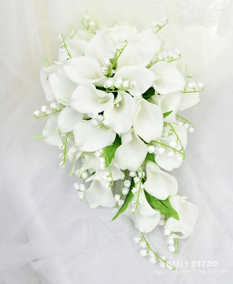 Fiori decorativi! Lungo artificiale PU Calla Lily Bell Orchid a forma di lacrima Holding bouquet da sposa a forma di cascata bianco