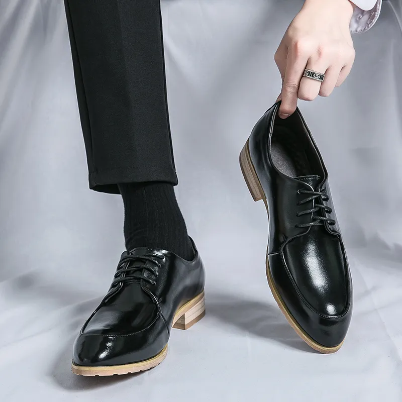 Chaussures oxfords pour hommes blancs noirs à lacets à orteil rond