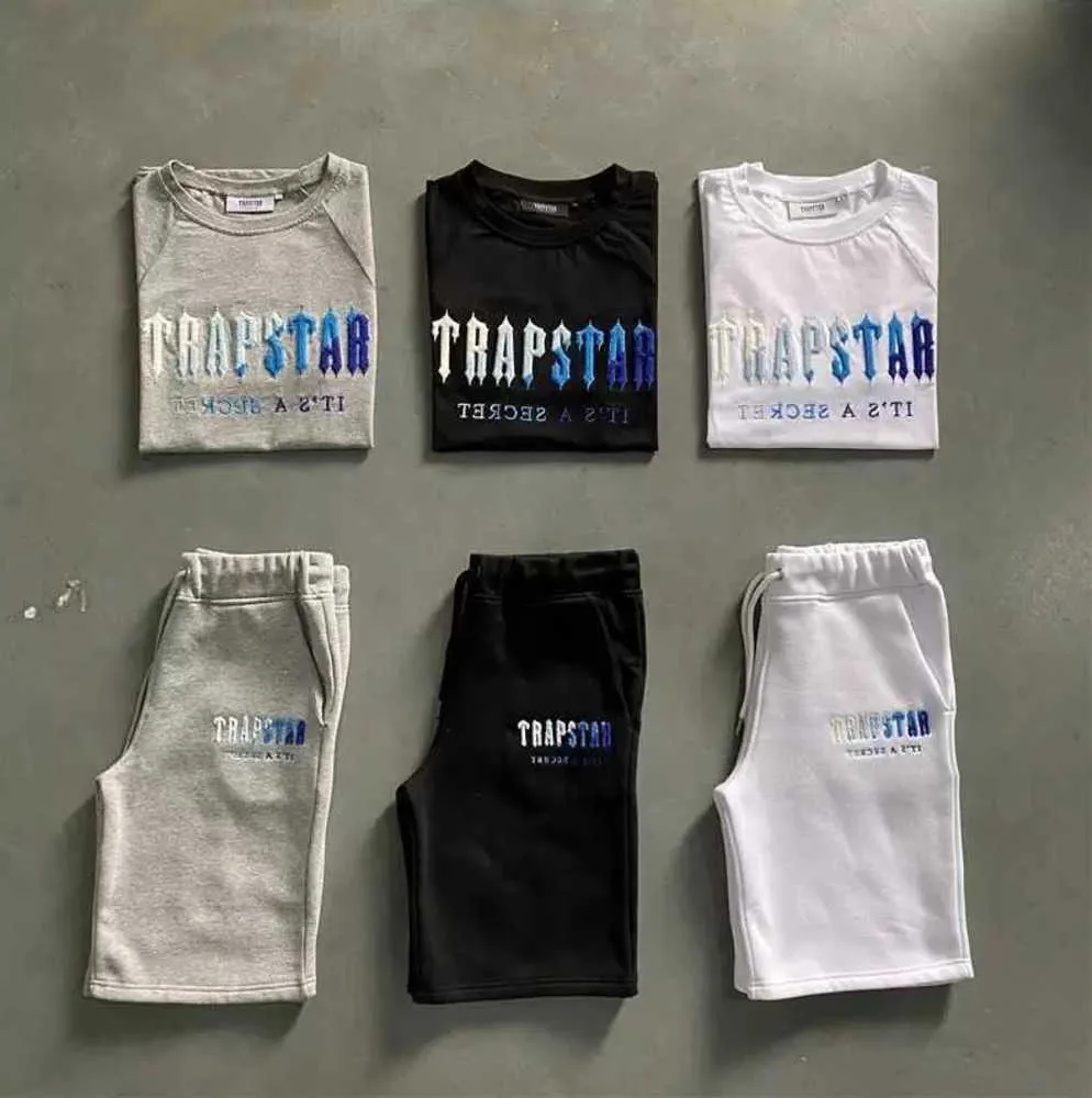 Mens Trapstar T Shirt Set Letter Hafting Tracksuit krótkie pluszowe szorty High End Design 65ess