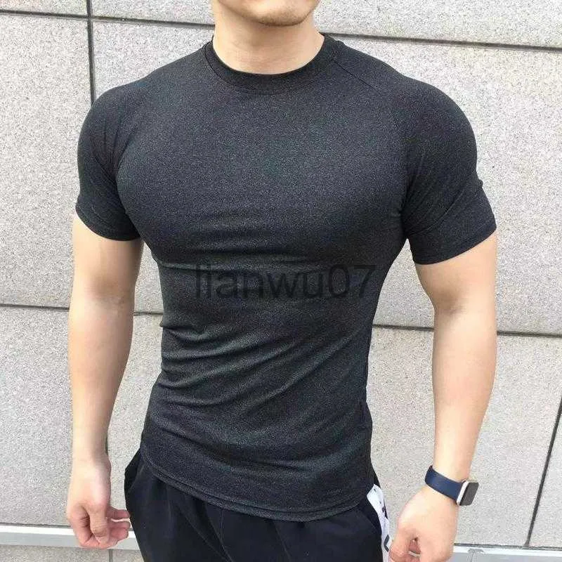 Koszulki męskie Nowi mężczyźni Lato z krótkim rękawem Fitness T Shirt Running Sport Gym Muscle T Shirt w dużym rozmiarze Workout Casual Wysokiej jakości topy Odzież J230705