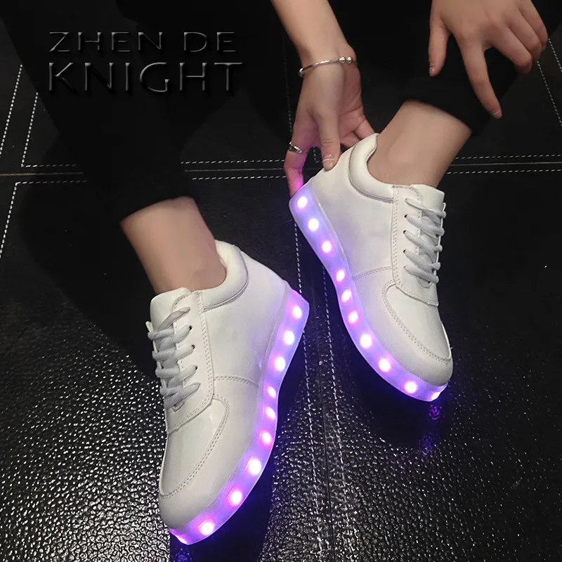 Sneakers storlek 2742 Kids USB Luminous Sneakers för flickor Pojkar Damskor Krasovki med bakgrundsbelysning med ljus LED-skor Glödande sneakers 230705