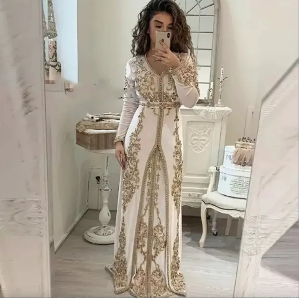 Marokkanische elegante Elfenbein Kaftan Muslim Abendkleider Langarm Applikationen Goldene Spitze Islamische Saudi -Arabien Dubai Formale Partykleider