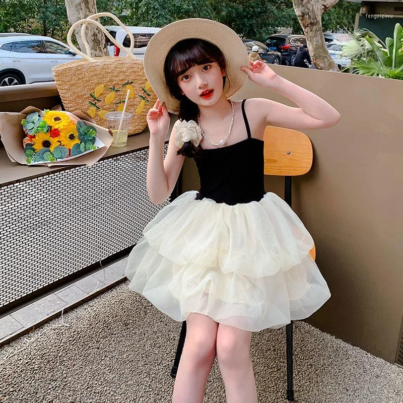 Young teenage shop girl dresses