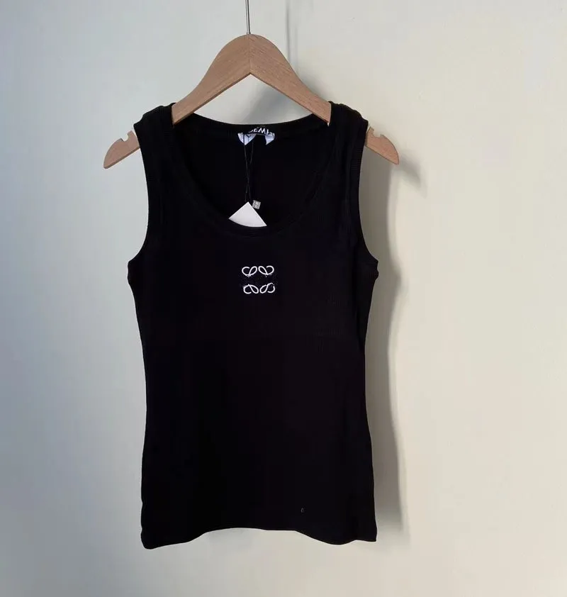 designerka T Shirt Women Women Designer Kniste T-shirt haftowany joga top sportowy zbiorniki sportowe Czarne żebrowane bawełniane haft haftowy