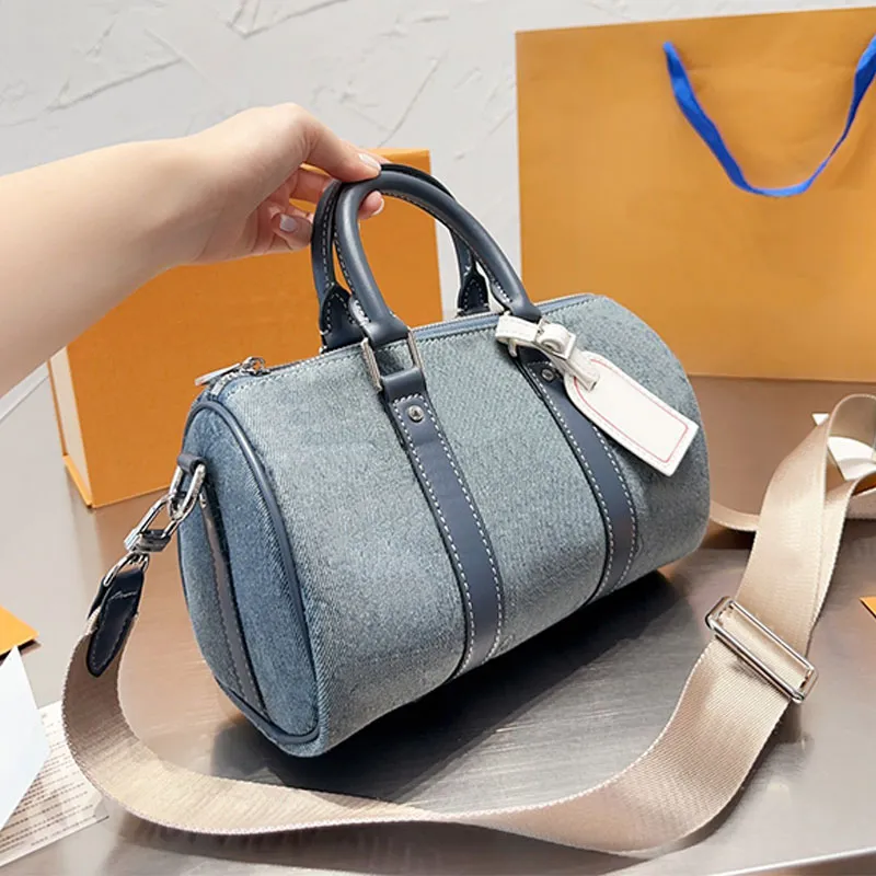 女性ピローバッグデニムヴィンテージ Hangdbag オールドフラワートートバッグ財布クロスボディシュルダーバッグキャンバスレザー高品質荷物ラベルシルバーハードウェアワイドストラップ