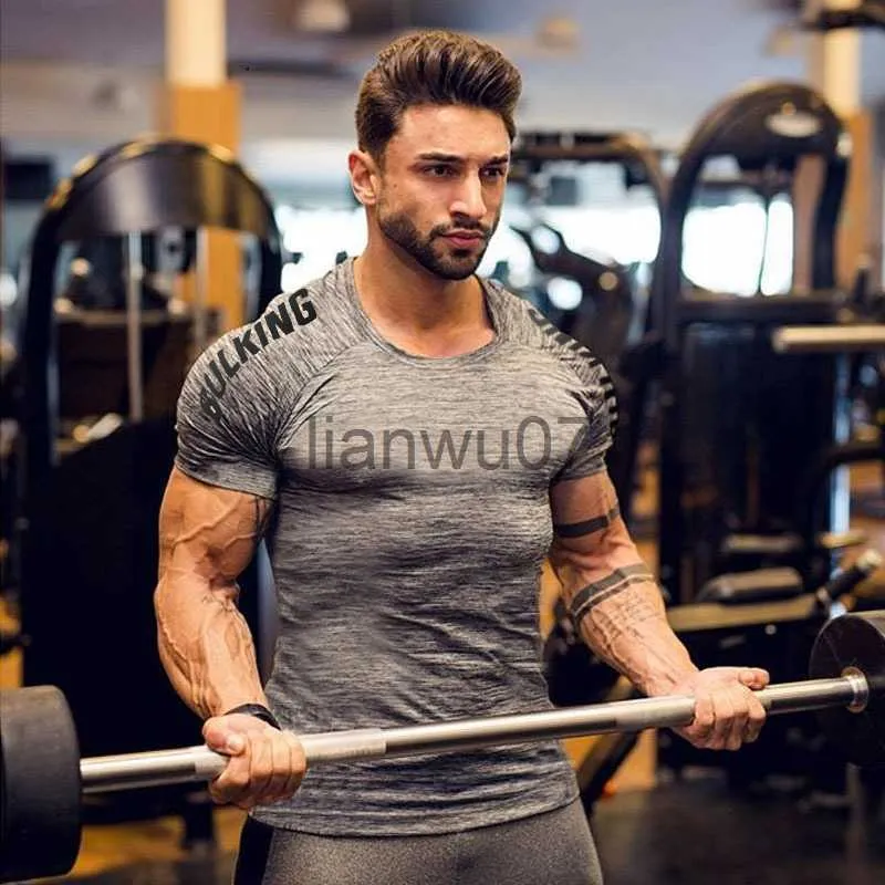 القمصان للرجال الرجال يركضون الركض الرياضي Tshirt Men Gym Gym Litness Bodness Body Sleeve Tirt Tirt Male تمرين التدريب TEE TOET CLOTING J230705