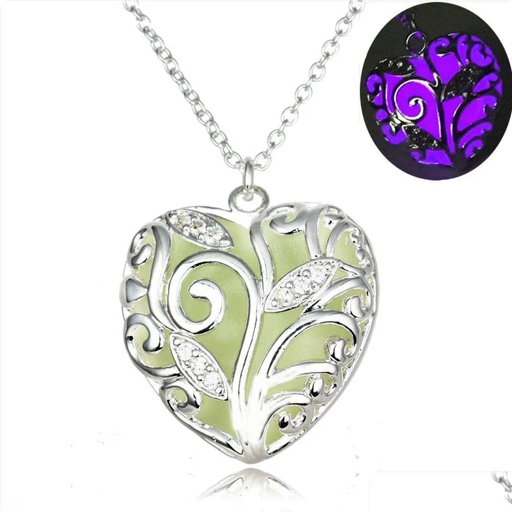 Médaillons Glow In The Dark Essentials Collier Ajouré Fleur Coeur Aromathérapie Diffuseur D'huile Pendentif Colliers Pour Femmes Mode Dro Dhbdl