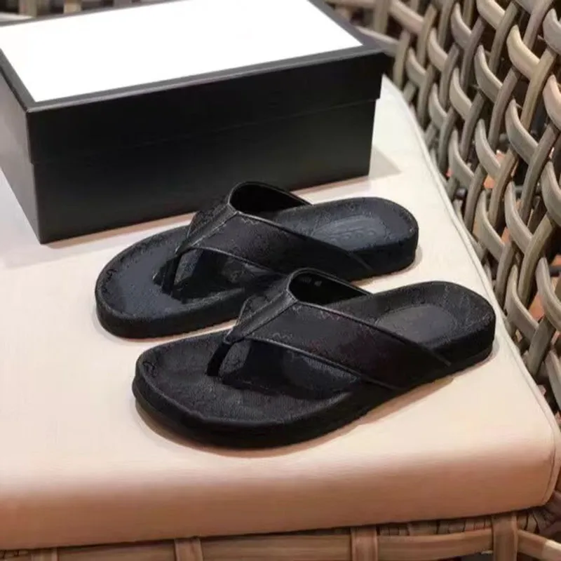 Designer G-sandaler för män med remmar Kvinnorsandaler flip flops Hög kvalitet Snyggt mode Klassiker Tofflor oversize 05