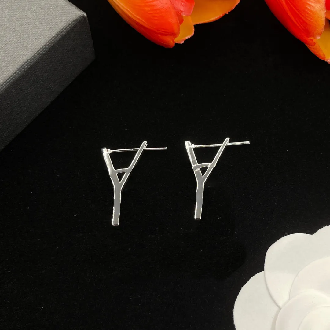 18K Altın Kaplama Tasarımcılar Marka Küpe Tasarımcı Tasarımcı Ear Stud Women Kristal Geometrik Küpe Düğün Partisi Jewerlry Lüks Kanal Marka Lady Küpe
