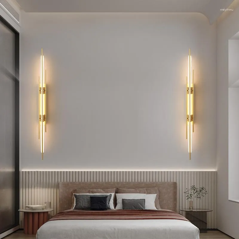 壁ランプ北欧ミニマリスト LED ランプ高級屋内装飾リビングルームグリルテレビの背景銅アクリルストリップ照明器具