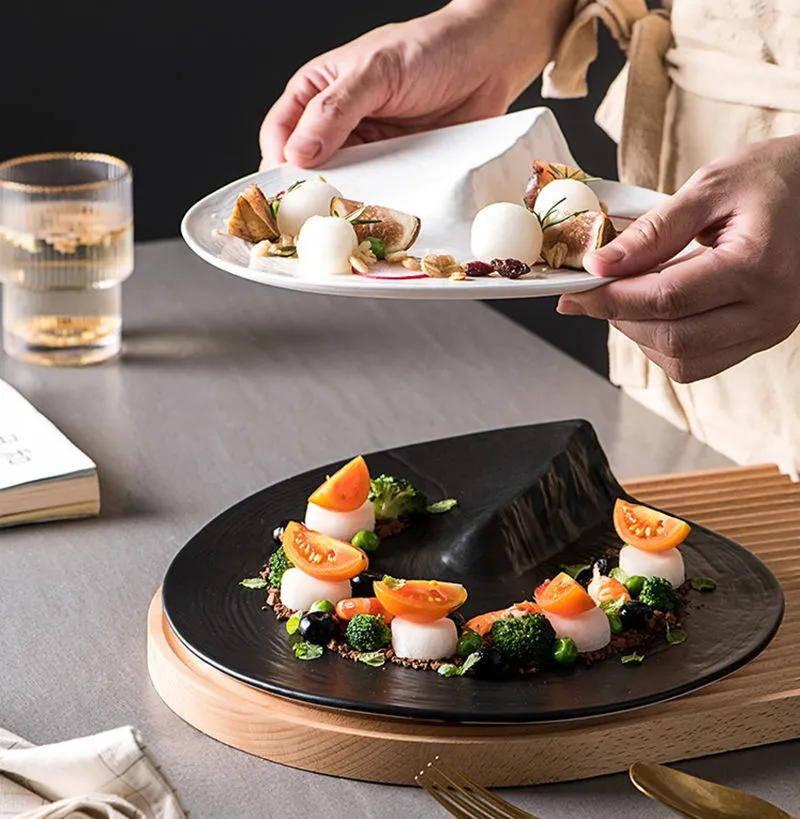 Platos de cena irregulares únicos en blanco y negro, platos de cerámica para servir filete de Sushi para vajilla de restaurante