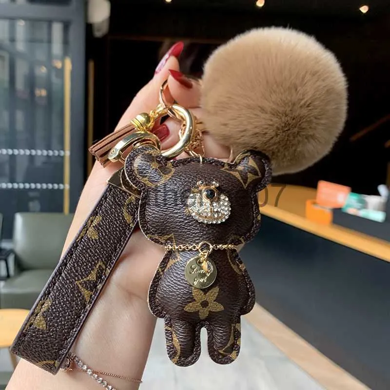 Key Rings Designer keychain bear leather fur ball charm key chain car pendant metal fashion personality creative couple checkered variety of styles very J230706