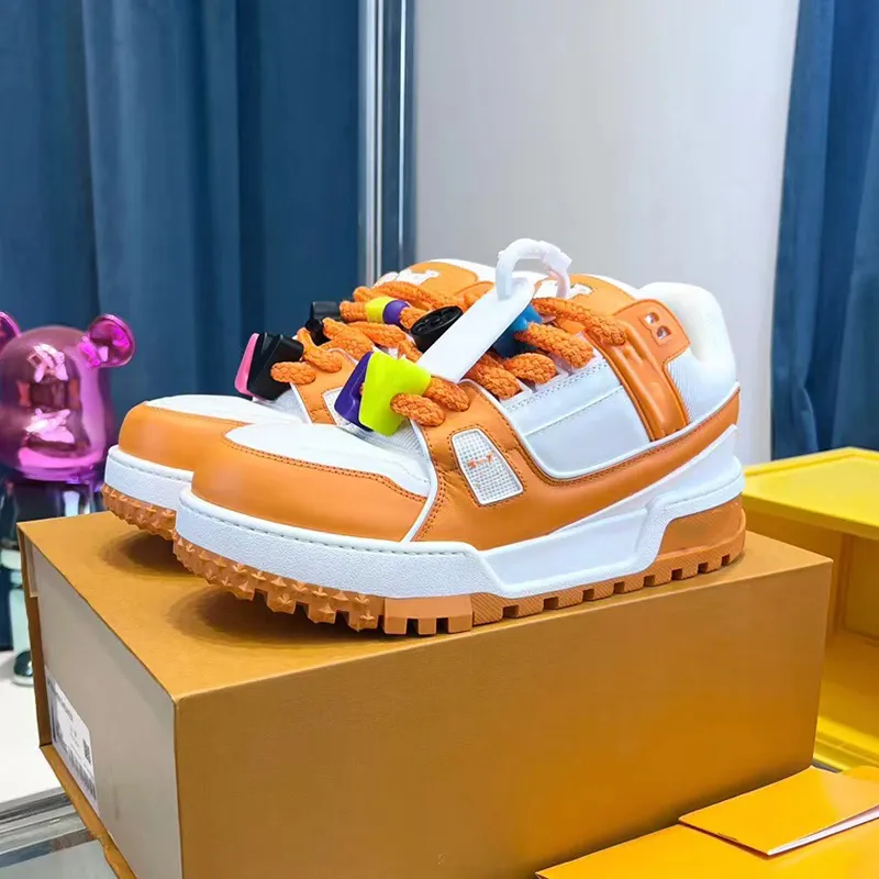 2023 Novo Pão Skate Sapato Designer de Luxo Branco Laranja Cor Contraste Casal Sapatos Ao Ar Livre Casual Mens Sapatos Esportes Mulheres Sapatos Sies 35-46 + Caixa