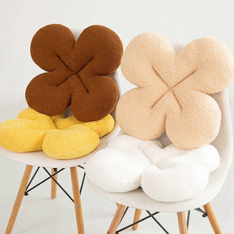 Stuffed Plush Animals INS Kawaii Clover Flowers Toy Nordic Style Plush Plant Home Decoration Stuffed Soft Sofa Cushion Bedding Pillow Gifts HKD230706