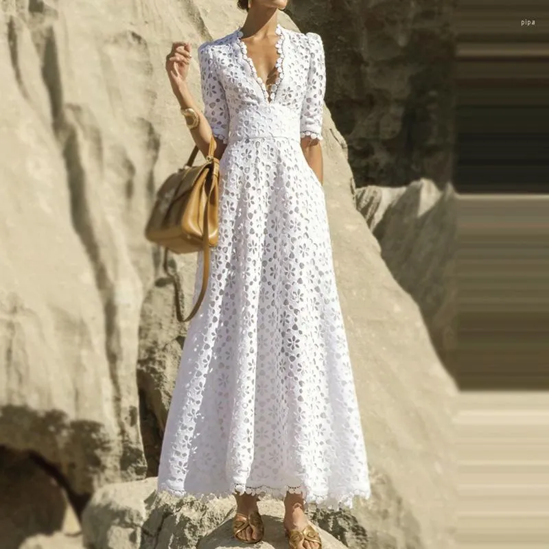 Lässige Kleider Frühlingsstil Pendler V-Ausschnitt Mittelärmel Elegantes Modedesign Rüschenkante Fragmentierte Blume Hohles langes Damenkleid