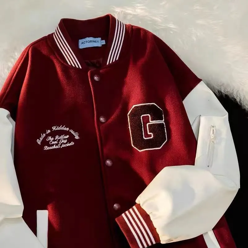 Damjackor Amerikansk retro street hiphop handduk broderi röd baseball uniform high street lös allmatch kappa för män och kvinnor 230705